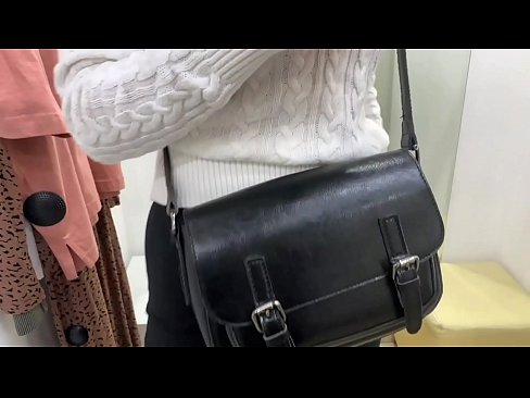❤️ 年轻婊子FeralBerry在试衣间用假阳具公开自慰 Hard porn﹏﹏